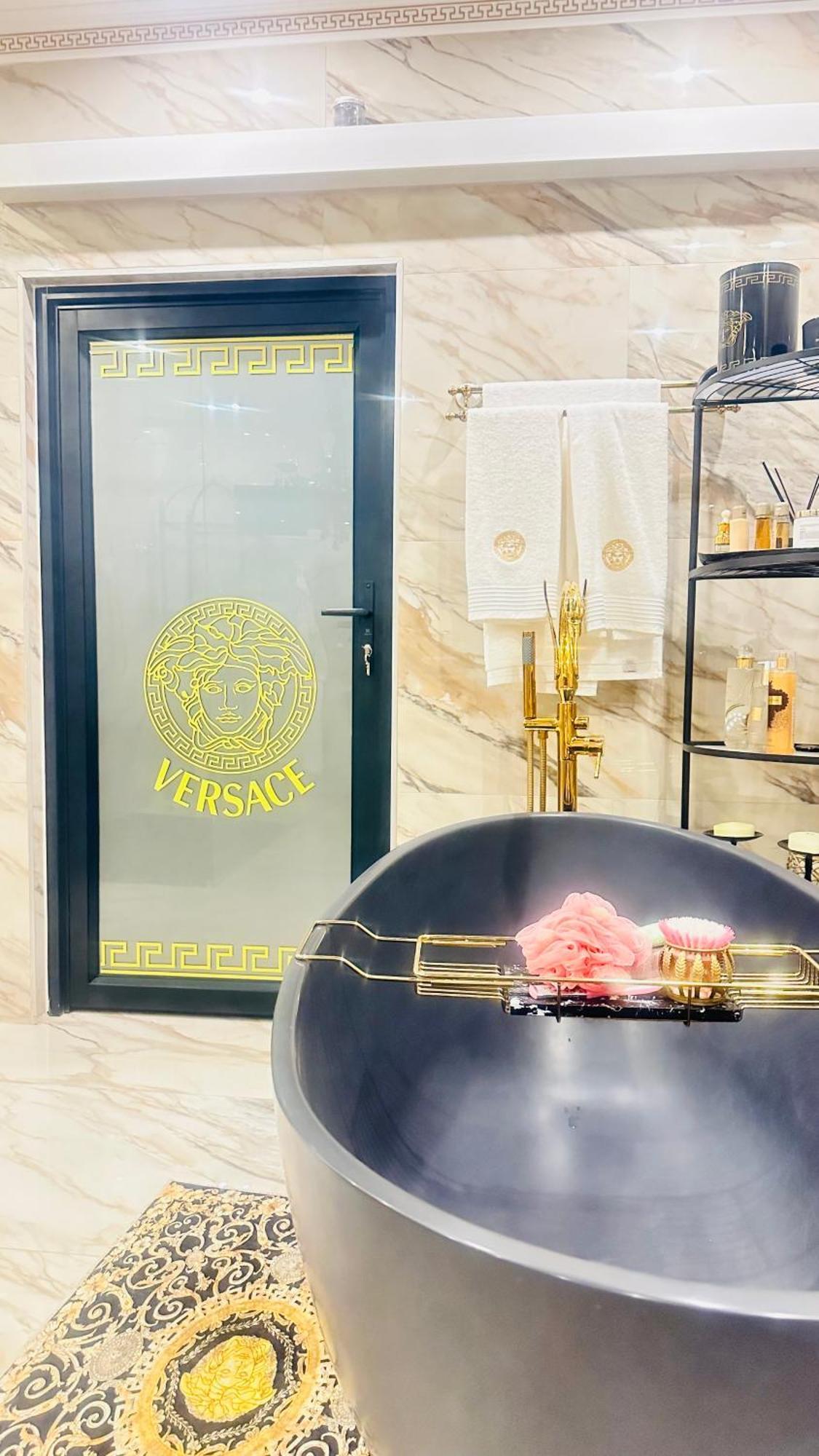 Apartment House Of Versace *